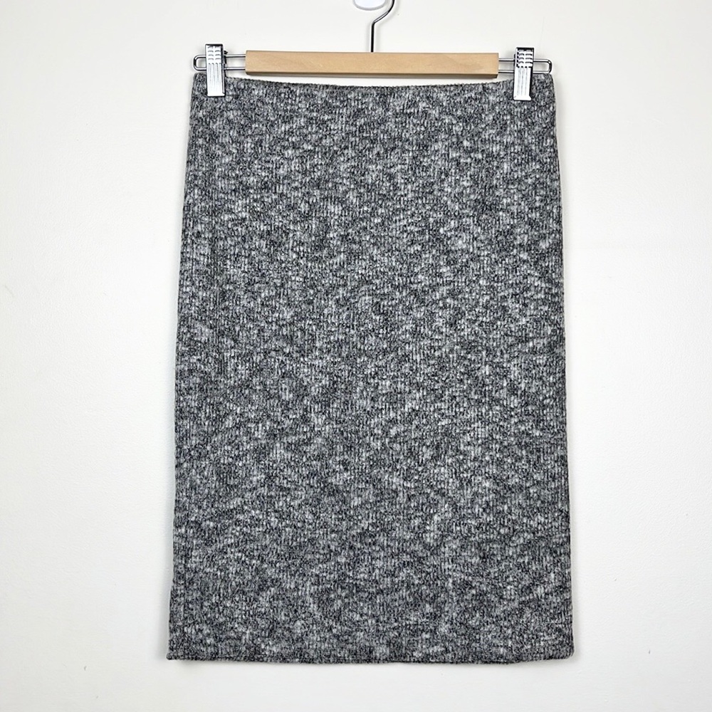 EXPRESS Ribbed Soft Stretchy Skirt - Picture 2 of 9